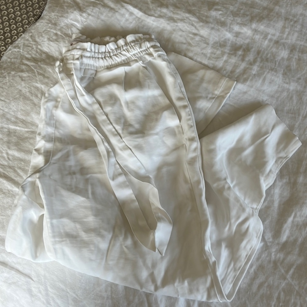 White ankle cropped waist tie pants
